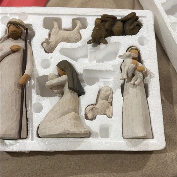 Willow Tree Hand Painted Resin Nativity Figurine w boxes - Picture 14 of 17